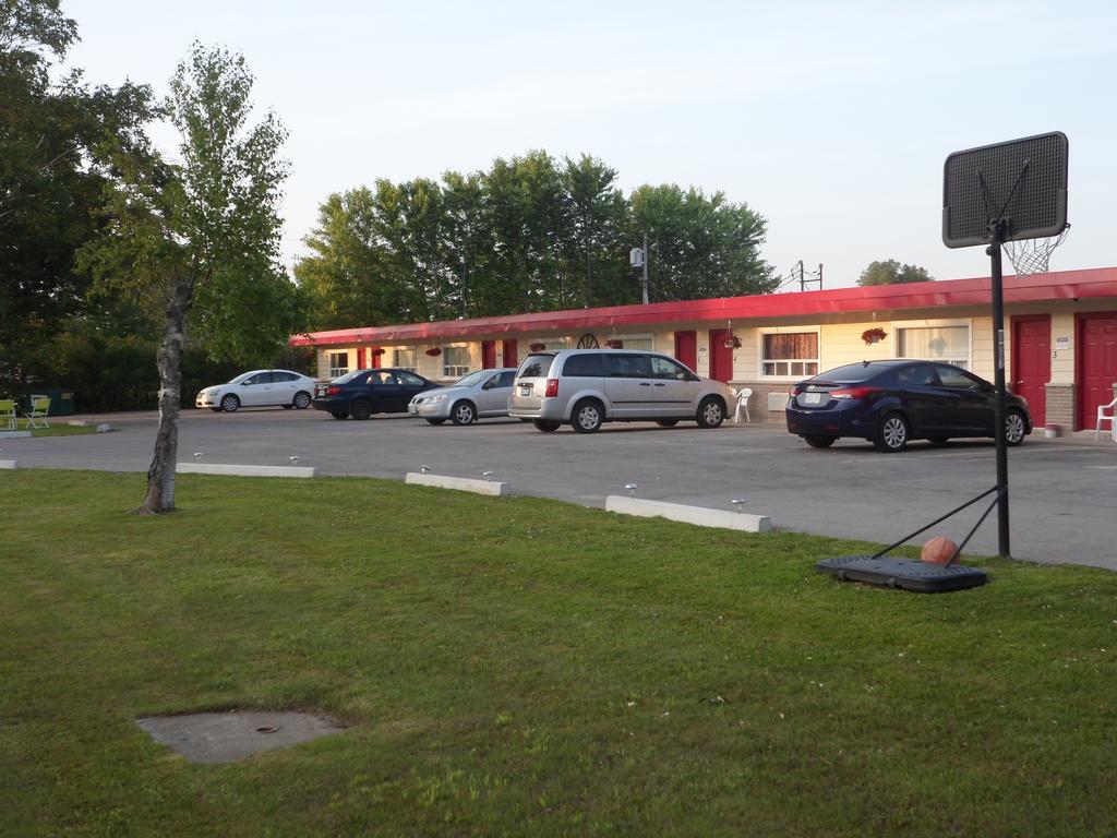 The Silver Birch Motel Goderich Extérieur photo