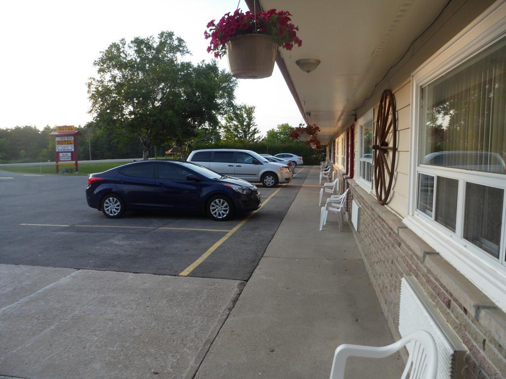 The Silver Birch Motel Goderich Extérieur photo